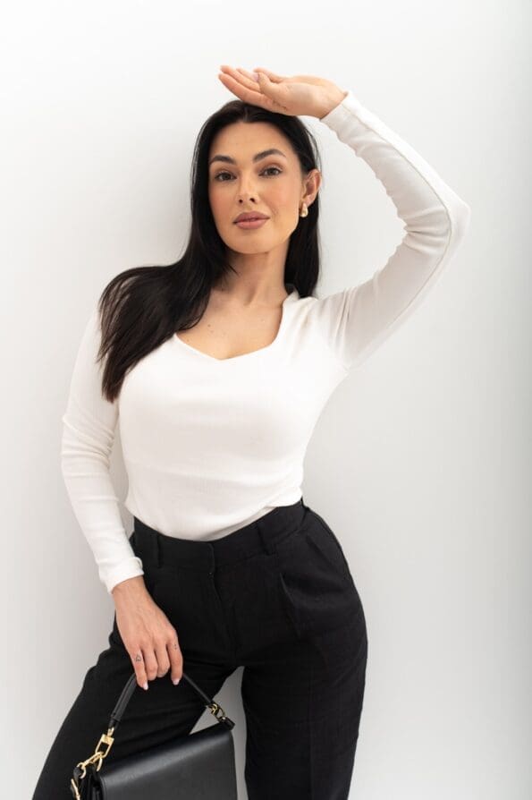 Bluzka longsleeve z dekoltem Caro | KARINA