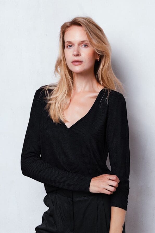 Bluzka o luźnej formie z dekoltem V z wiskozy sweterkowej | SYLVIE