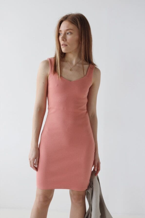 Sukienka mini z dekoltem caro | HEIDI