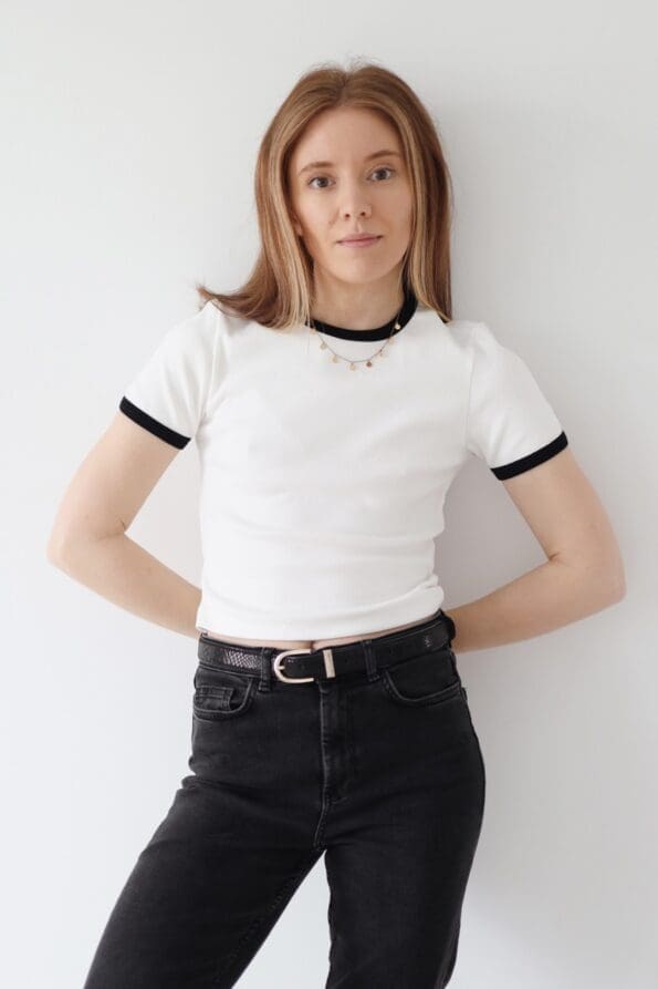 T-shirt z kontrastującą lamówką | ISLA