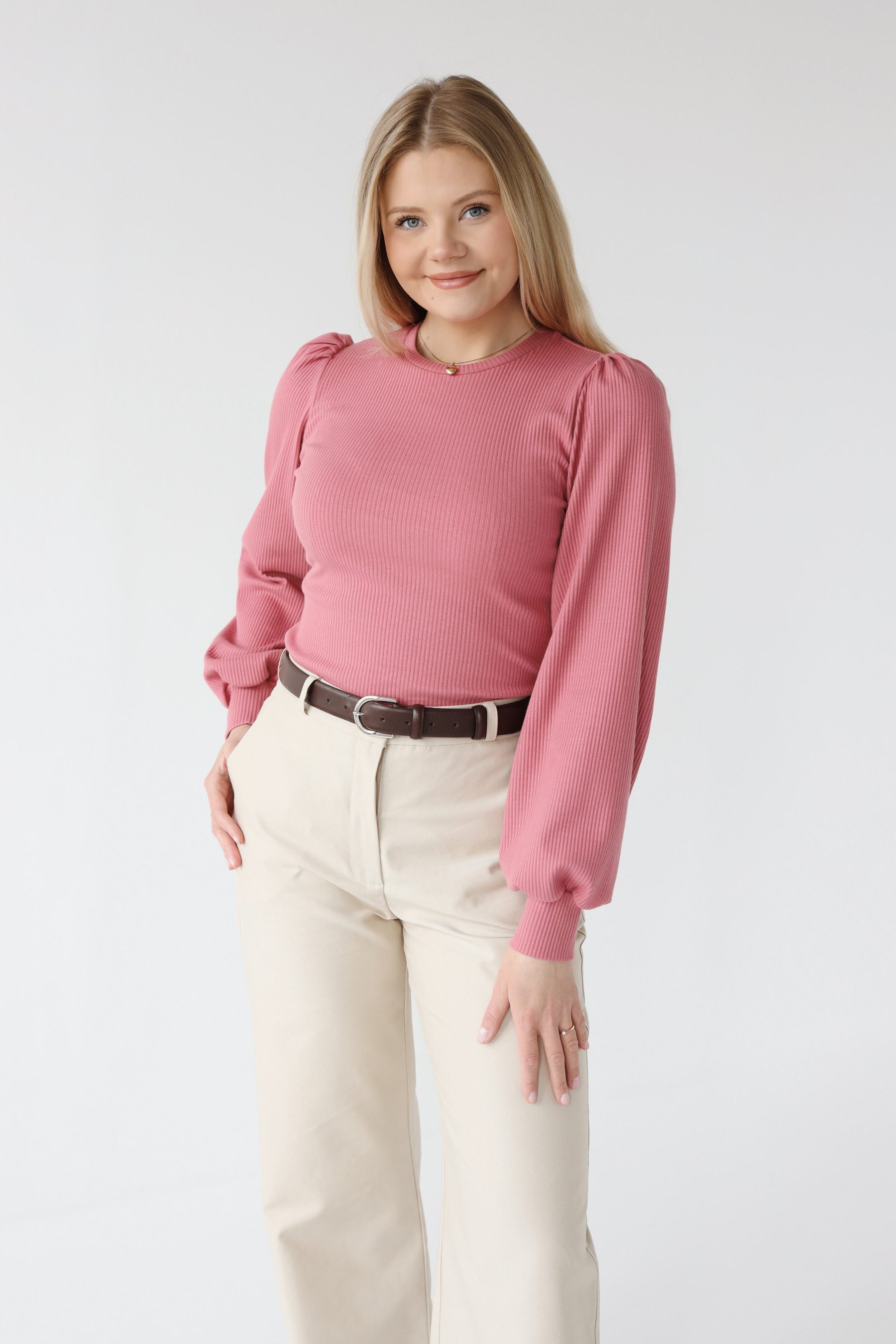 Bluzka longsleeve z ozdobnymi rękawami | MALIN